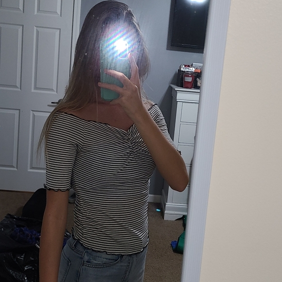 Top - Picture 2 of 2